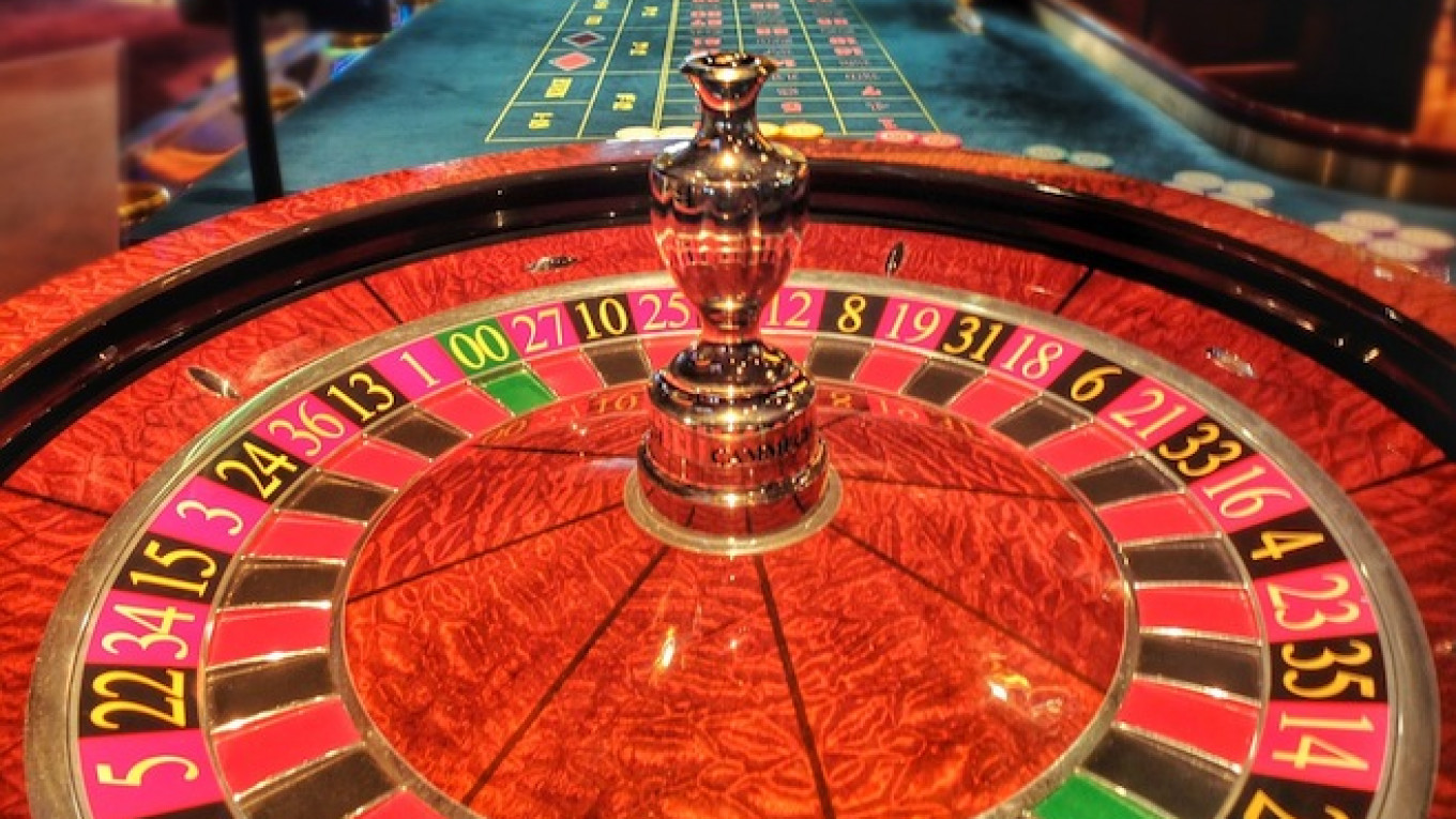 free poker machine game